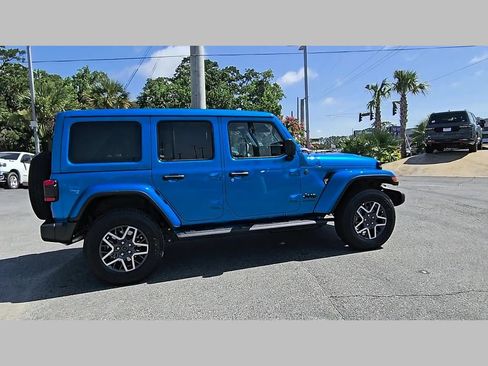 New 2026 Jeep Wrangler Unlimited Sahara w/ Technology Group AWD/4WD image 34