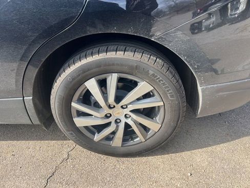 Used 2024 Chevrolet Equinox Premier image 5