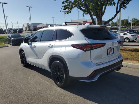 Certified 2026 Toyota Highlander XSE AWD/4WD image 3