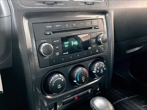 Used 2009 Dodge Challenger R/T RWD image 12