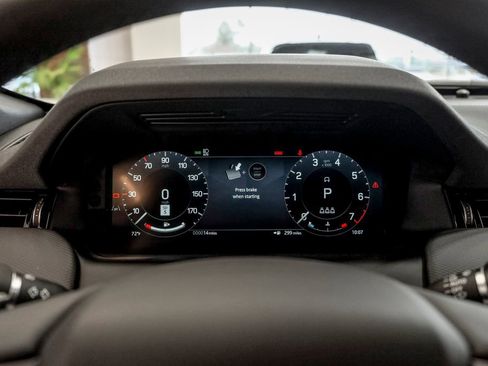 New 2026 Land Rover Discovery Sport Landmark AWD/4WD image 10