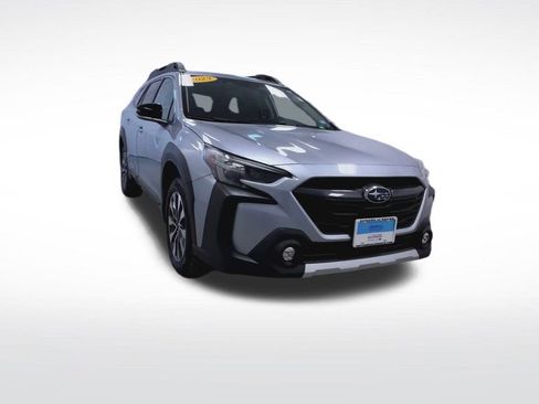 Used 2023 Subaru Outback Limited image 3