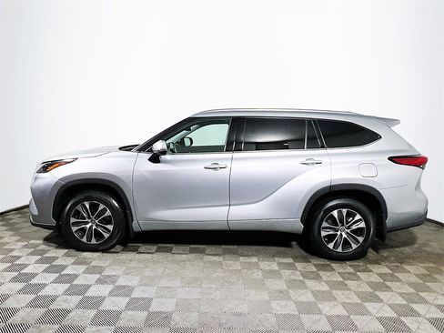 Certified 2021 Toyota Highlander XLE image 5