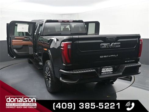 New 2026 GMC Sierra 2500 Denali Ultimate w/ LPO, Black Badging Package image 25