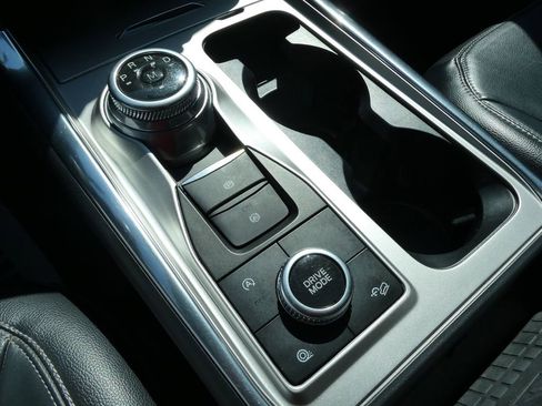 Used 2020 Ford Explorer Limited image 27