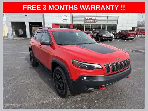 Used 2019 Jeep Cherokee Trailhawk AWD/4WD image 1