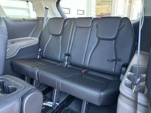 New 2026 Kia Carnival EX FWD image 13