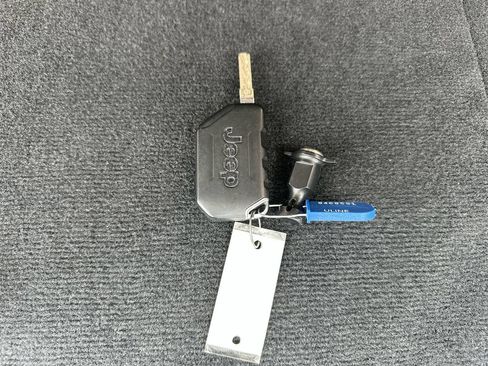 Used 2023 Jeep Wrangler Unlimited Sport AWD/4WD image 34