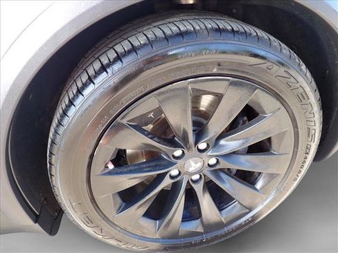Used 2017 Tesla Model X 75D AWD/4WD image 7