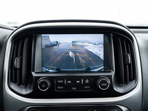 Used 2015 GMC Canyon SLE image 30