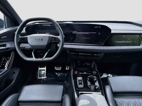Certified 2025 Audi SQ6 e-tron Prestige AWD/4WD image 23