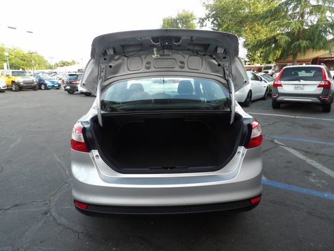 Used 2014 Ford Focus SE FWD image 10