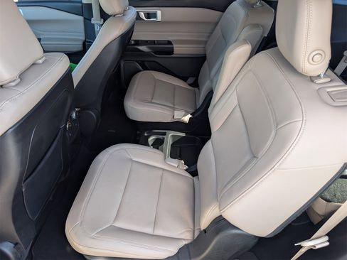 Used 2020 Ford Explorer XLT w/ Equipment Group 202A image 29