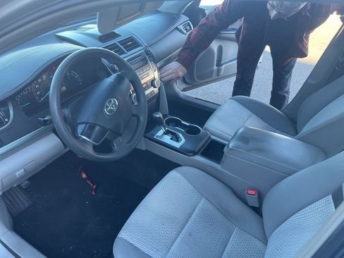 Used 2012 Toyota Camry LE image 8