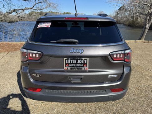 Used 2018 Jeep Compass Latitude image 7