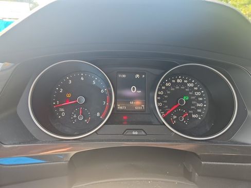 Used 2018 Volkswagen Tiguan SE AWD/4WD image 29