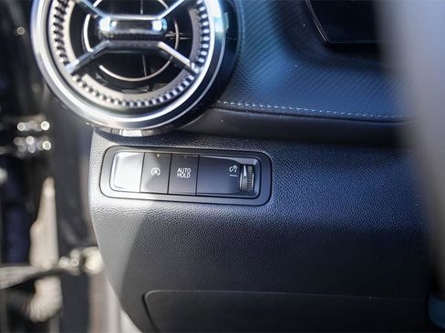 Used 2025 Chevrolet Equinox LT w/ Safety and Technology Package image 15