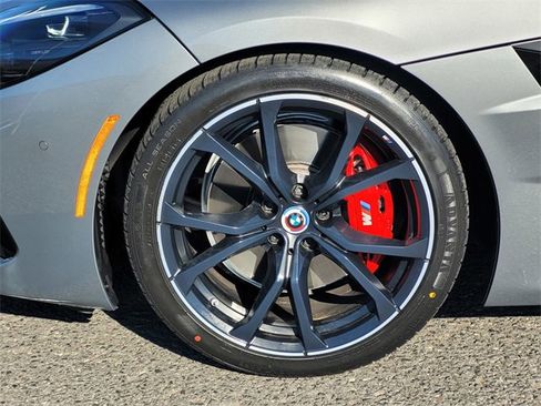 Used 2023 BMW Z4 M40i w/ Premium Package image 11