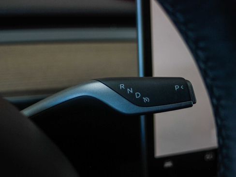 Used 2024 Tesla Model Y Performance image 18