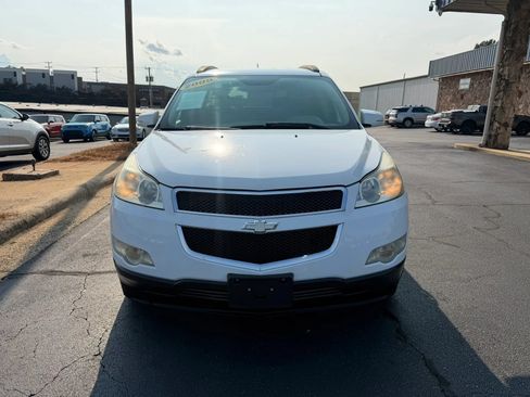 Used 2009 Chevrolet Traverse LT AWD/4WD image 2