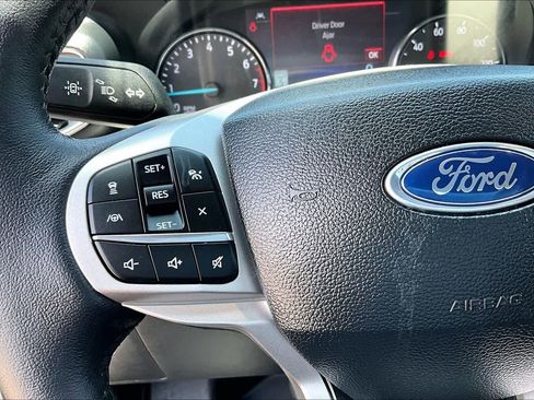 Used 2024 Ford Explorer XLT w/ Equipment Group 202A RWD image 23