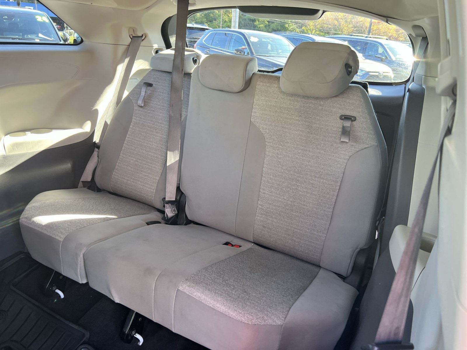 Used 2021 Toyota Sienna LE AWD/4WD image 24