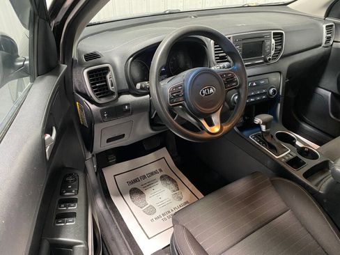 Used 2018 Kia Sportage LX image 2