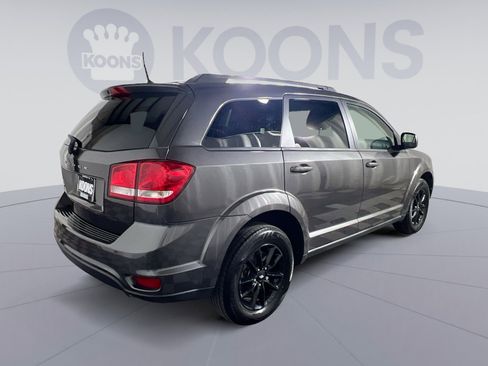 Used 2019 Dodge Journey SE w/ Blacktop Package image 4