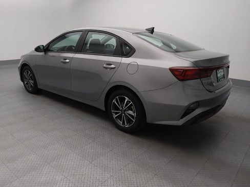 Used 2022 Kia Forte LXS FWD image 3