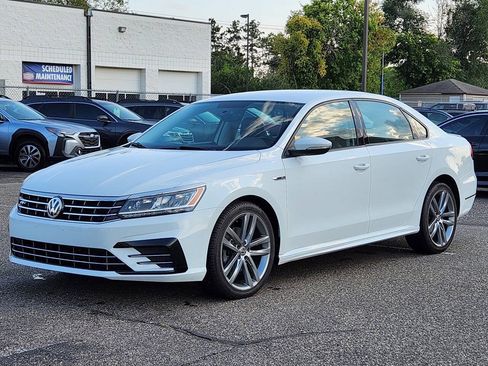 Used 2018 Volkswagen Passat 2.0T R-Line FWD image 6