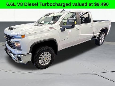 Used 2024 Chevrolet Silverado 2500 LT image 2