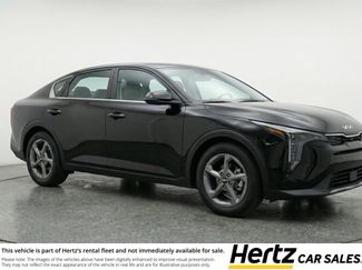 Used 2025 Kia K4 LXS video 1