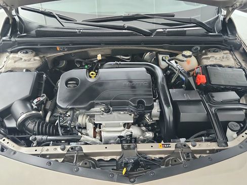 Used 2022 Chevrolet Malibu LT FWD image 30