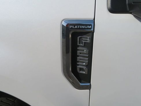 Used 2019 Ford F250 Platinum w/ Platinum Ultimate Package AWD/4WD image 14