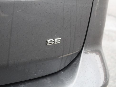 Used 2017 Ford C-MAX Energi SE w/ Cold Weather Package FWD image 39