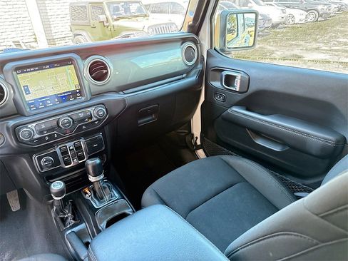 Used 2023 Jeep Gladiator Overland image 26