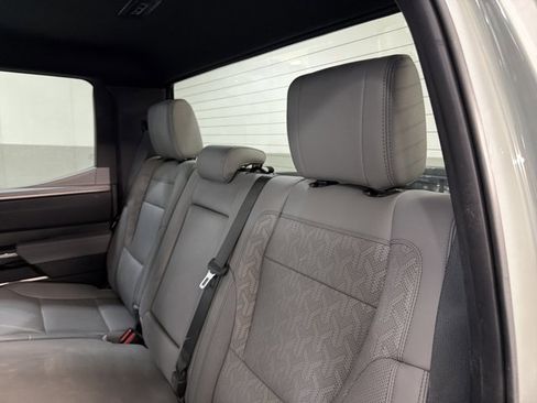 Used 2025 Toyota Tundra Limited AWD/4WD image 7