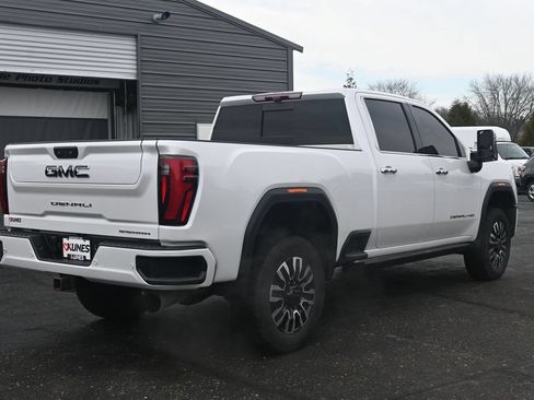 Used 2024 GMC Sierra 3500 Denali Ultimate AWD/4WD image 6