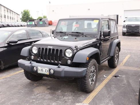 Used 2016 Jeep Wrangler Rubicon w/ Power Convenience Group AWD/4WD image 4