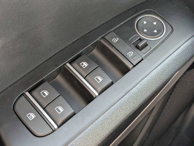 Used 2025 Kia Soul LX w/ LX Technology Package FWD image 21