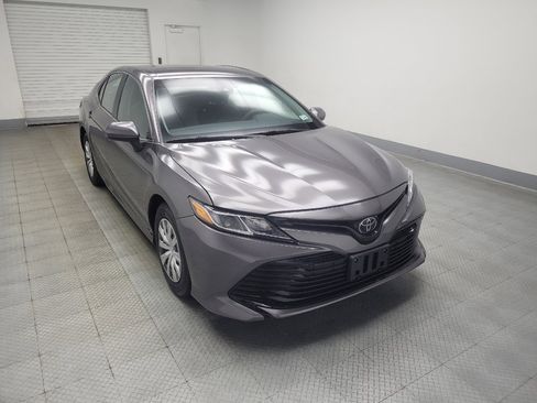 Used 2018 Toyota Camry FWD image 13