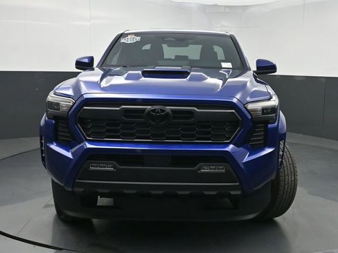 Used 2025 Toyota Tacoma TRD Sport AWD/4WD image 39