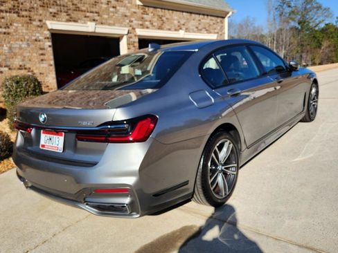 Used 2022 BMW 750i xDrive w/ M Sport Package image 4