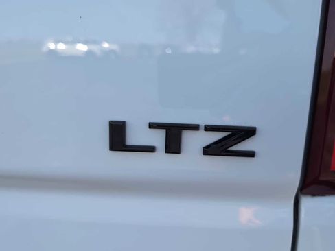 Used 2023 Chevrolet Silverado 1500 LTZ AWD/4WD image 31