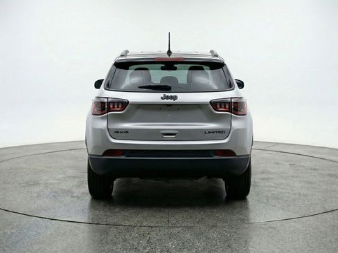 Used 2025 Jeep Compass Trailhawk AWD/4WD image 7