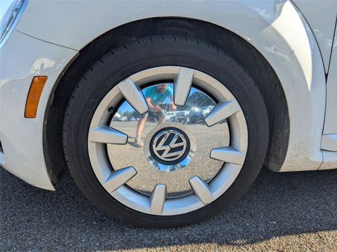 Used 2019 Volkswagen Beetle S image 10