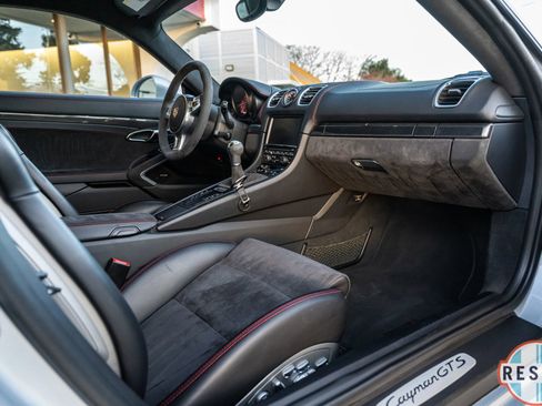 Used 2016 Porsche Cayman GTS image 10