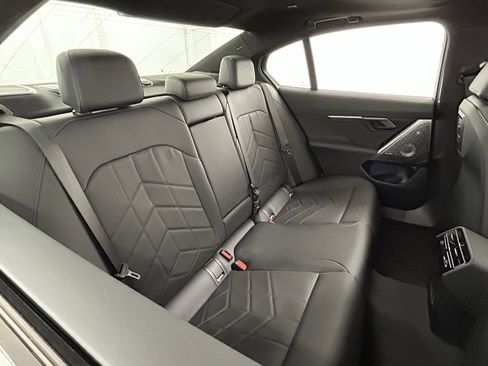 Used 2025 BMW i5 M60 w/ Premium Package image 39