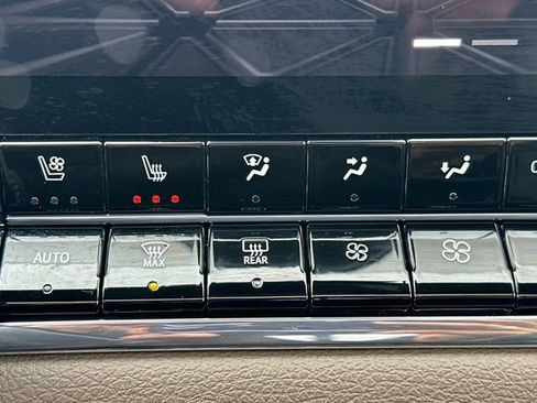 Used 2024 GMC Canyon Denali image 33