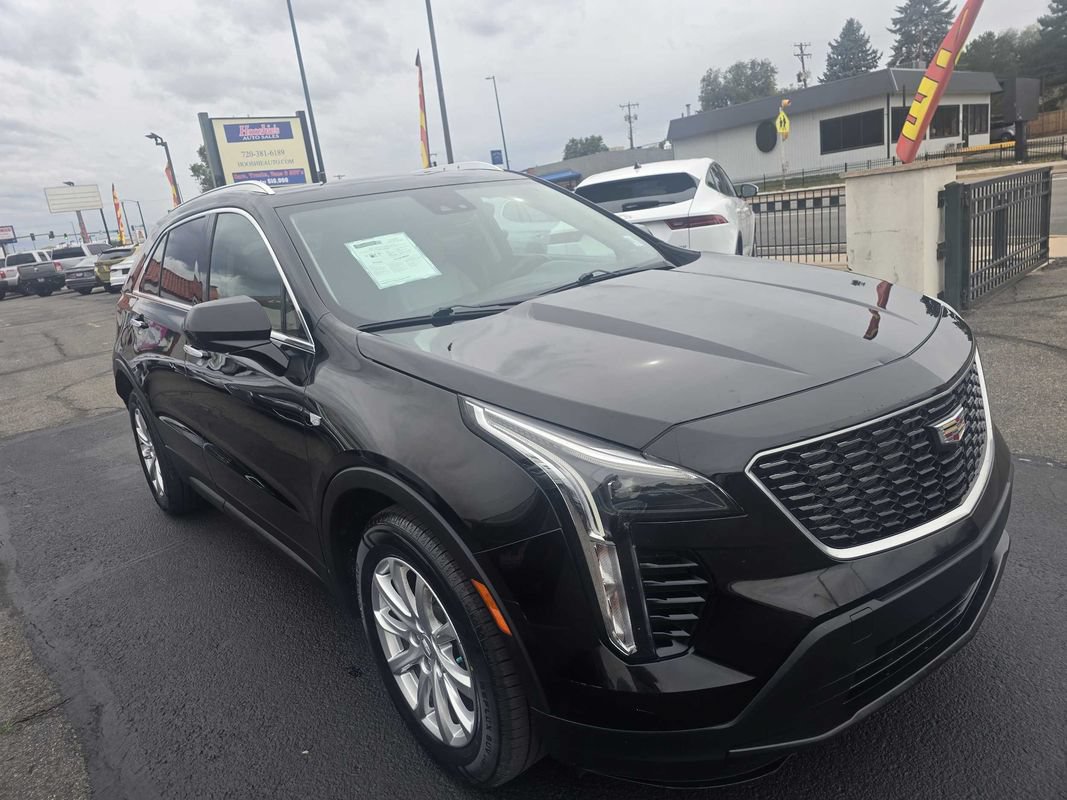 Used 2020 Cadillac XT4 Luxury w/ Cold Weather Package AWD/4WD image 6